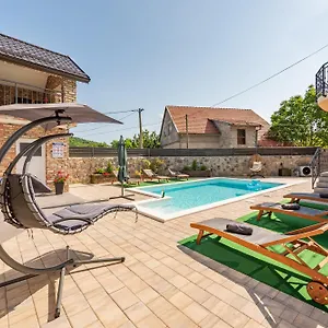 Apartment Toni, Gračac