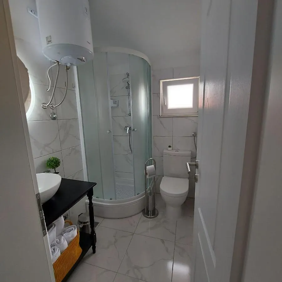 Apartmani Neva, Pridraga