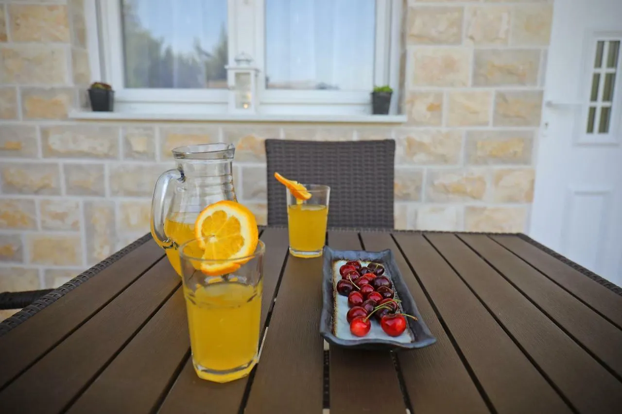 Apartmani Neva, Pridraga Croatia
